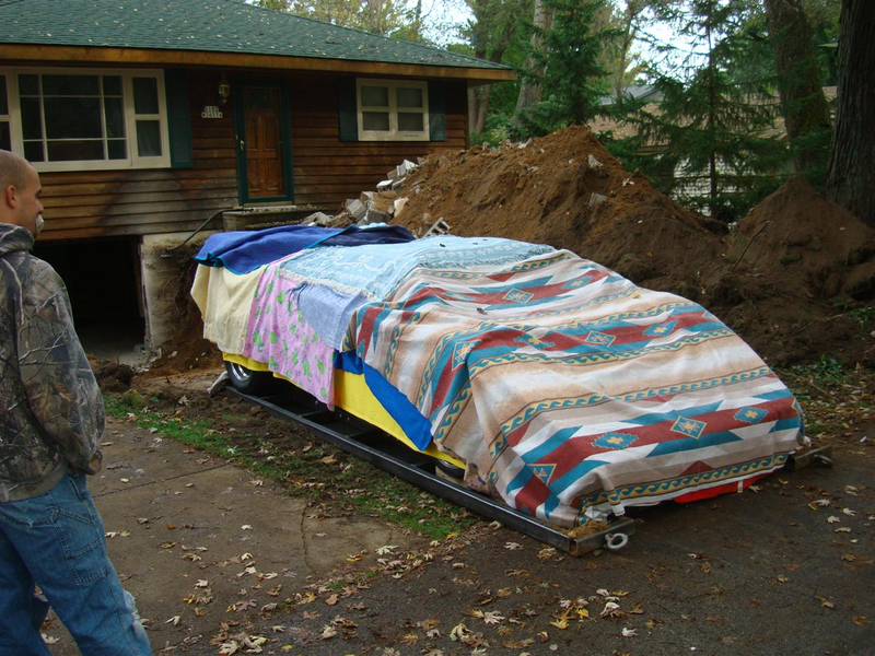 Illustration for article titled Countach Guy Needs Help: Basement-Built Lamborghini Fans Lead To Huge Web Hosting Bill